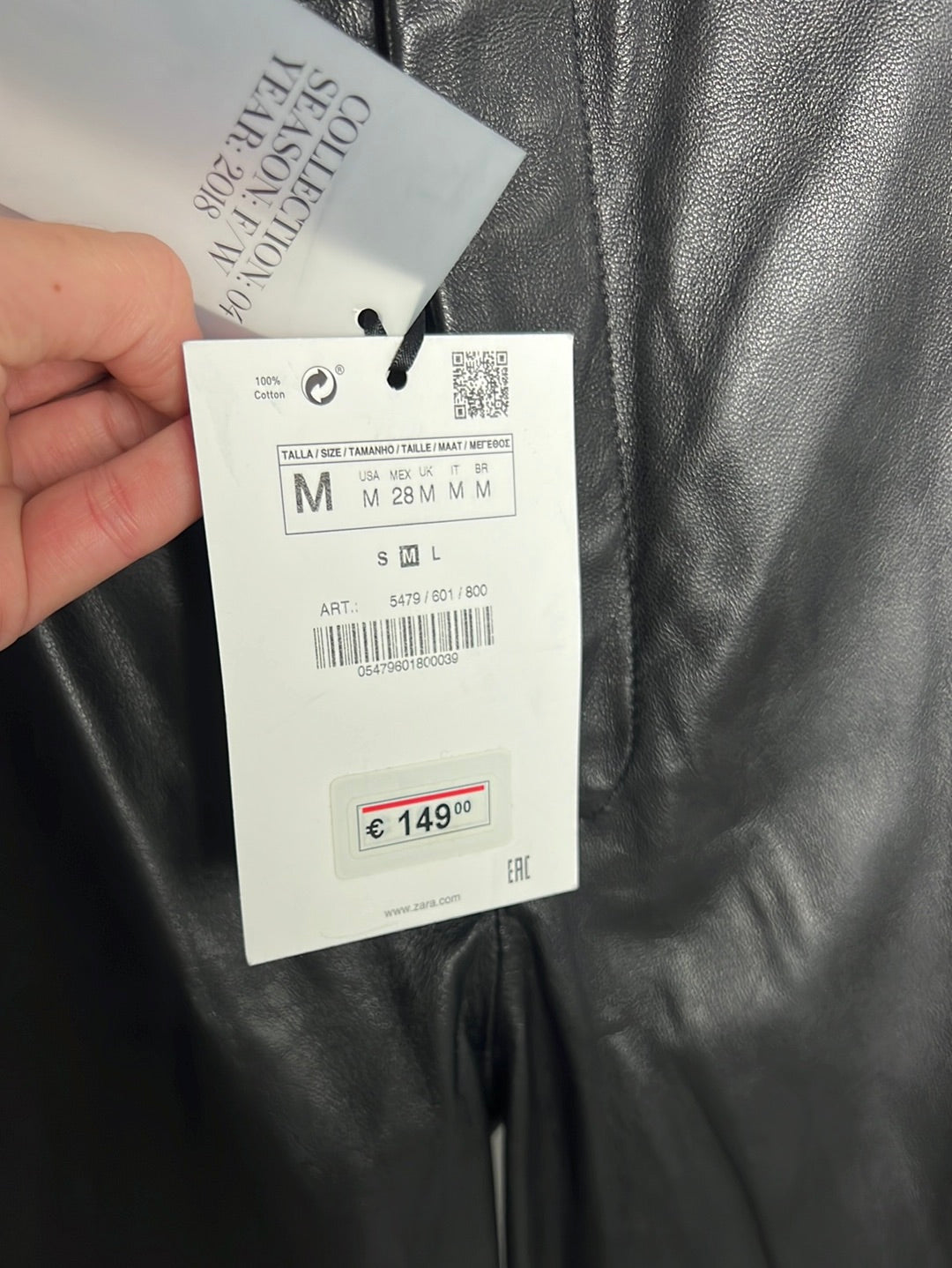 ZARA. Pantalón culotte negro piel. T M