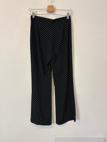 SOPHIE & LUCIE. Total look fluido lunares