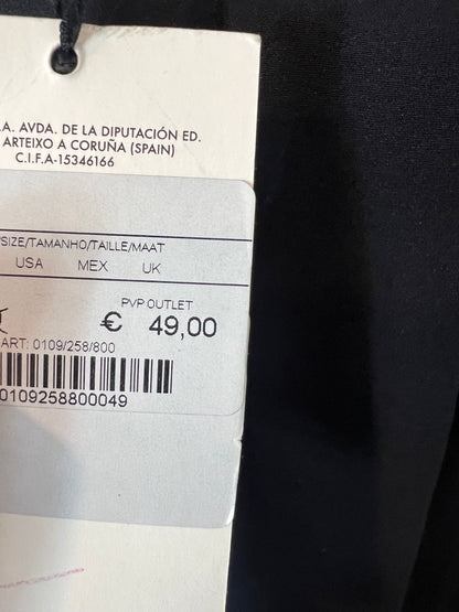 UTERQÜE. Trousers with pleats and ankle details. TL