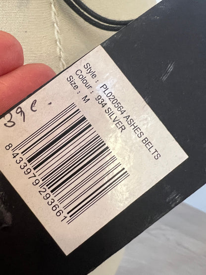 PEPE JEANS. Cinturón negro tachuelas. T M