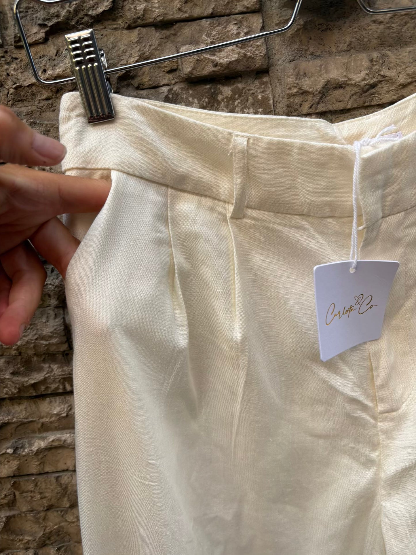 CARLOTA & CO. Pantalón fluido blanco