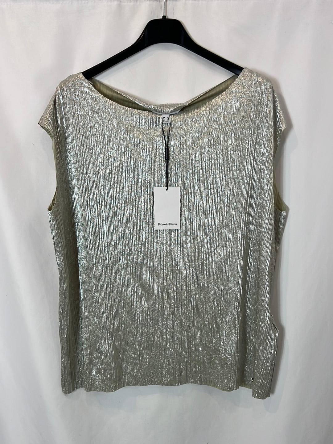 PEDRO DEL HIERRO. Silver textured top. Size XL