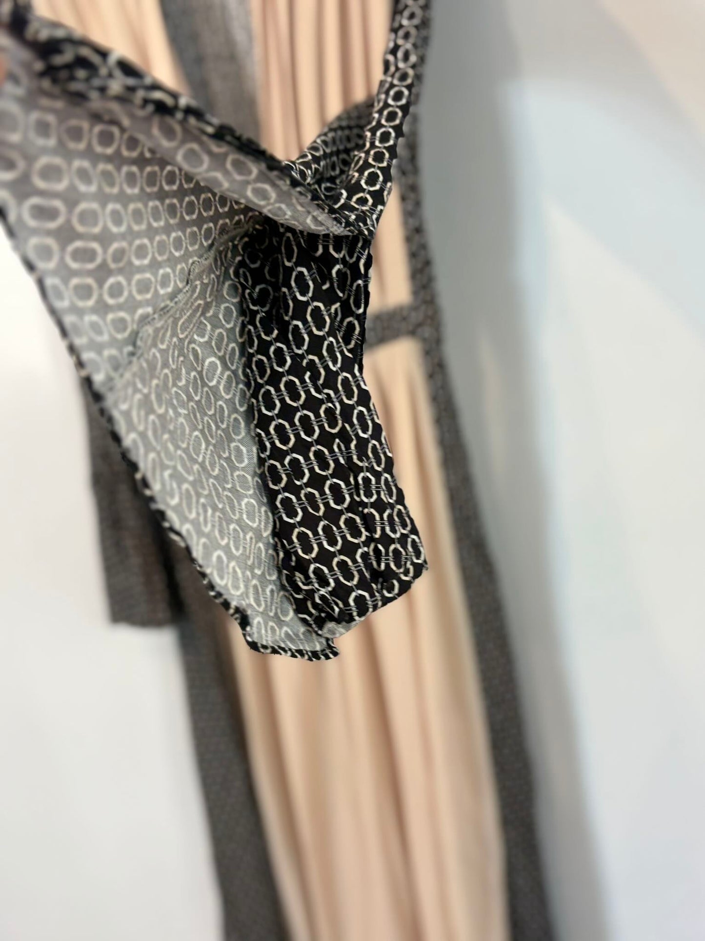 IQ COLLECTION. Vestido largo estampado tablas