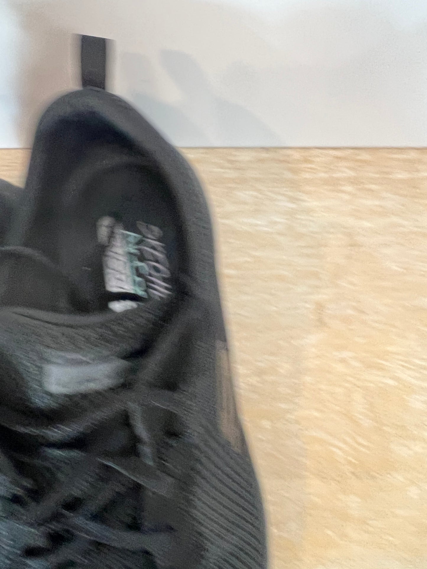 SKETCHERS. Zapatillas negras textura. T 40