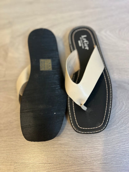 LEGER. Beige sandals, size 38