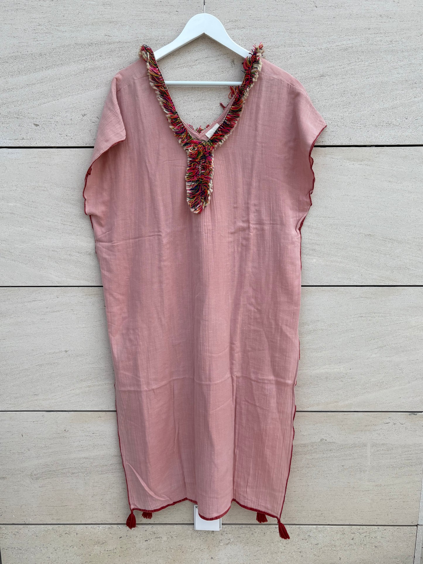BALAKATA. Kaftán rosa flecos colores. T S/M