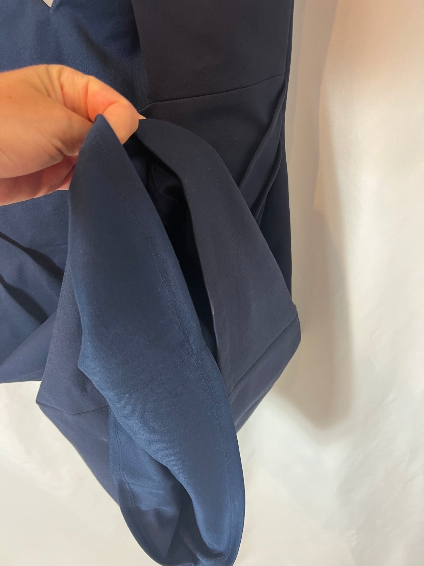 BDBA. Vestido corto azul detalle espalda T.40