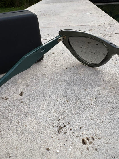 KALEOS. Gafas de sol ojos de gato verdes