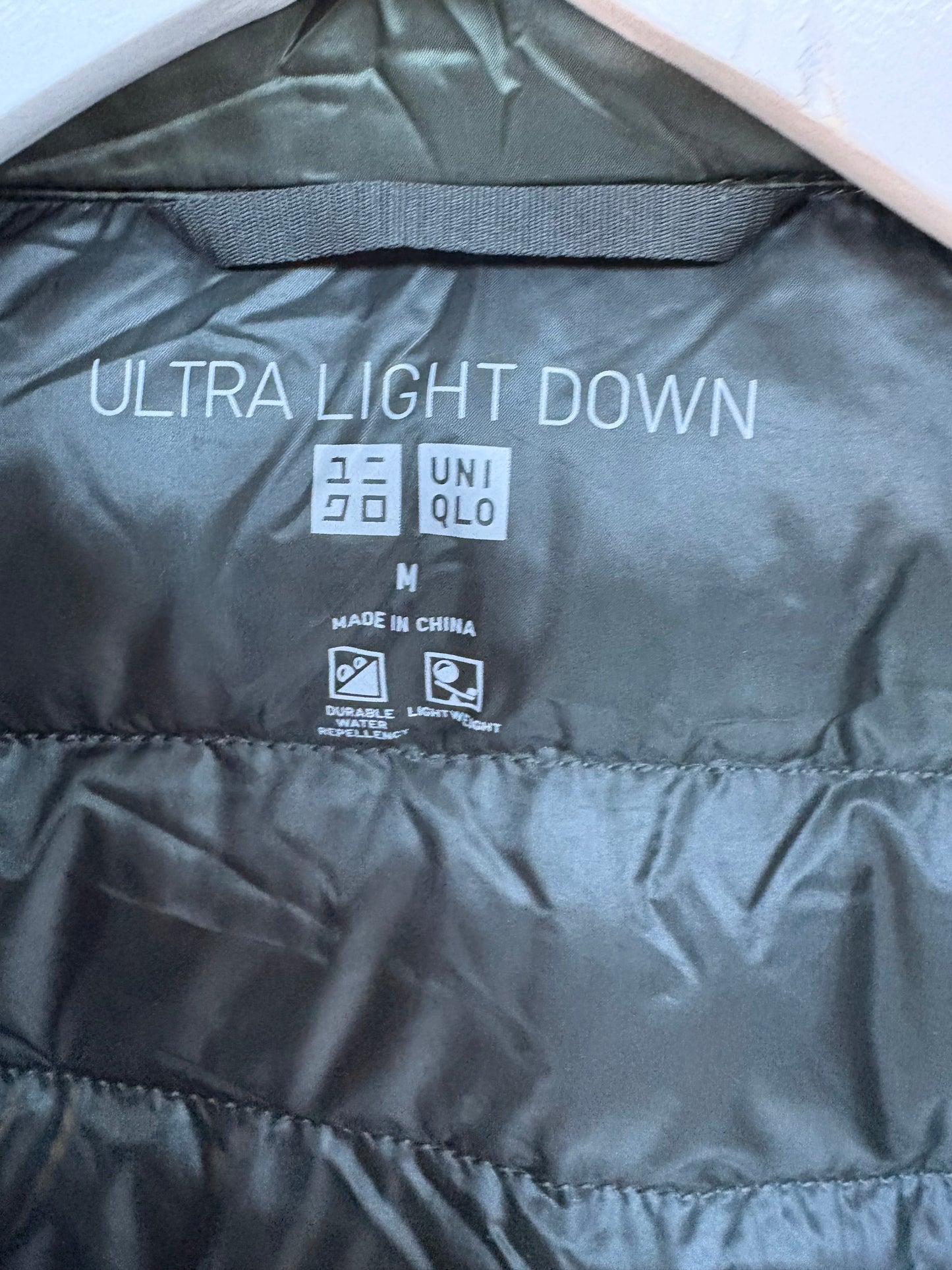 UNIQLO. Ultralight green down vest. TM