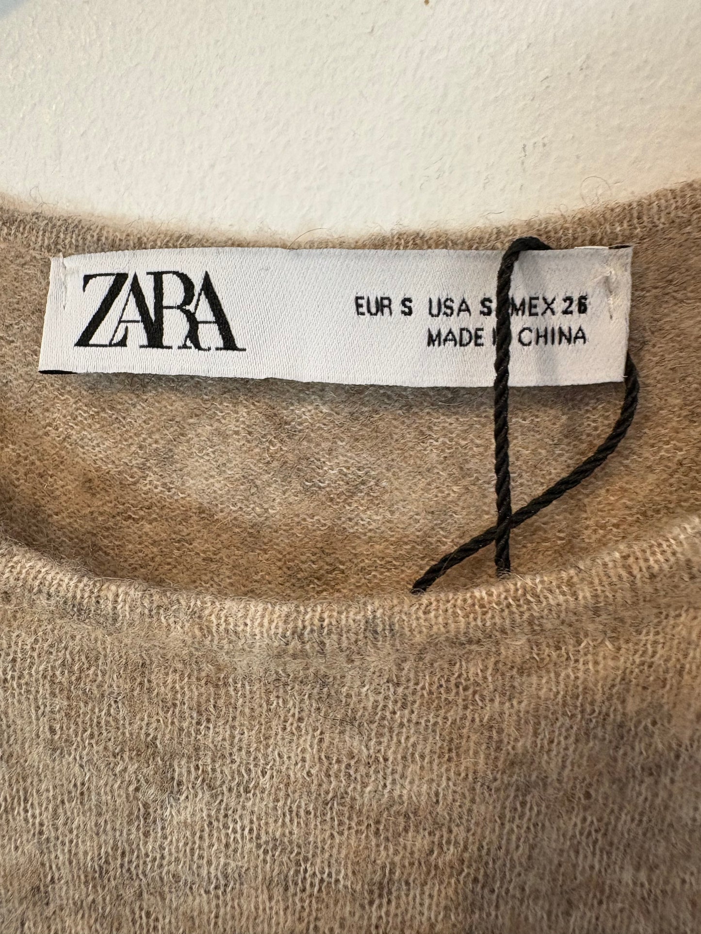 ZARA. Mustard textured back top. TS