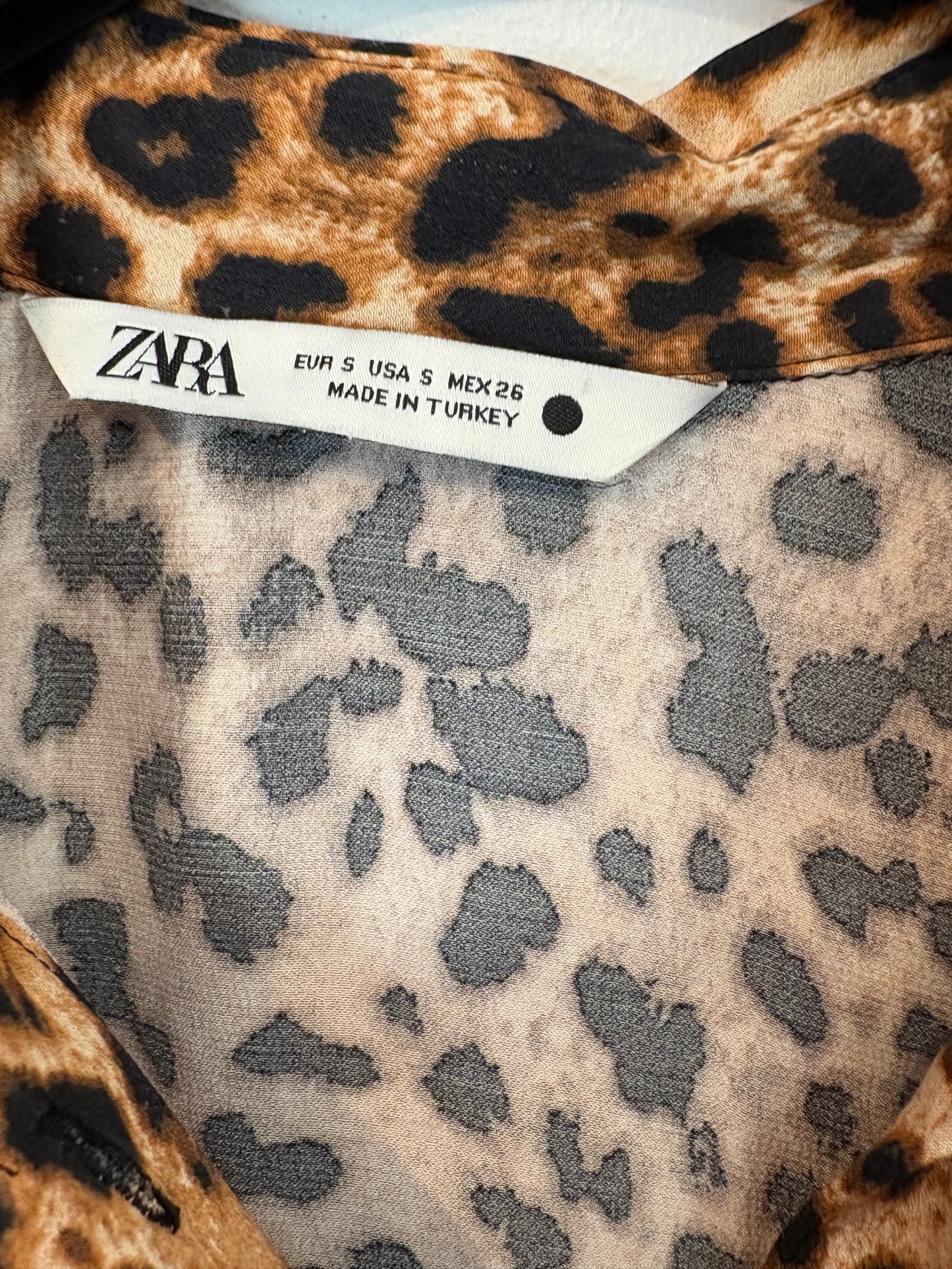 ZARA. Fluid animal print blouse. T.S.