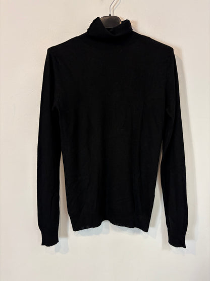 ZARA. Jersey fino negro cuello alto. T M