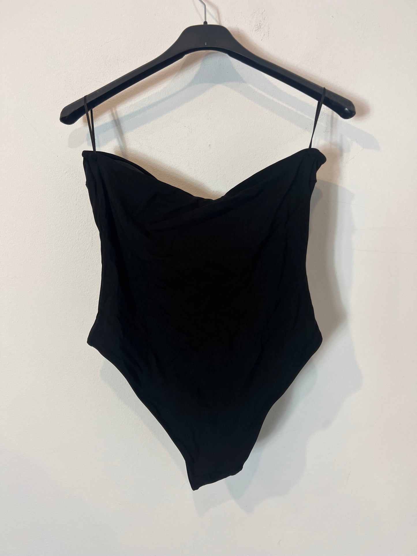 ZARA. Body negro ballenas. T M