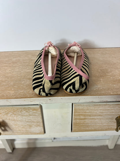 JAIME MASCARÓ. Animal print textured ballerina flat. 38.5
