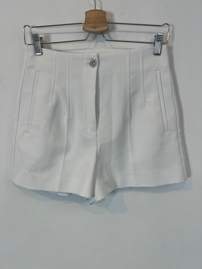 ZARA. Pantalón corto blanco costuras. T M