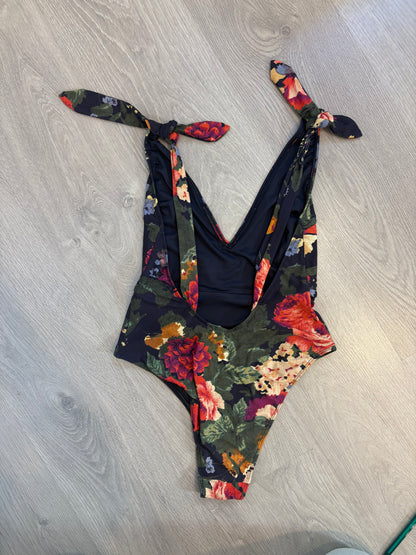 SÉZANE . Bañador estampado floral. T S