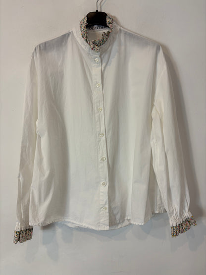 EXCUSEZ MOI! Camisa blanca detalle flores mini