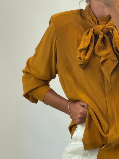 MARINA RINALDI. Blusa seda camel. T 25 (XXL)