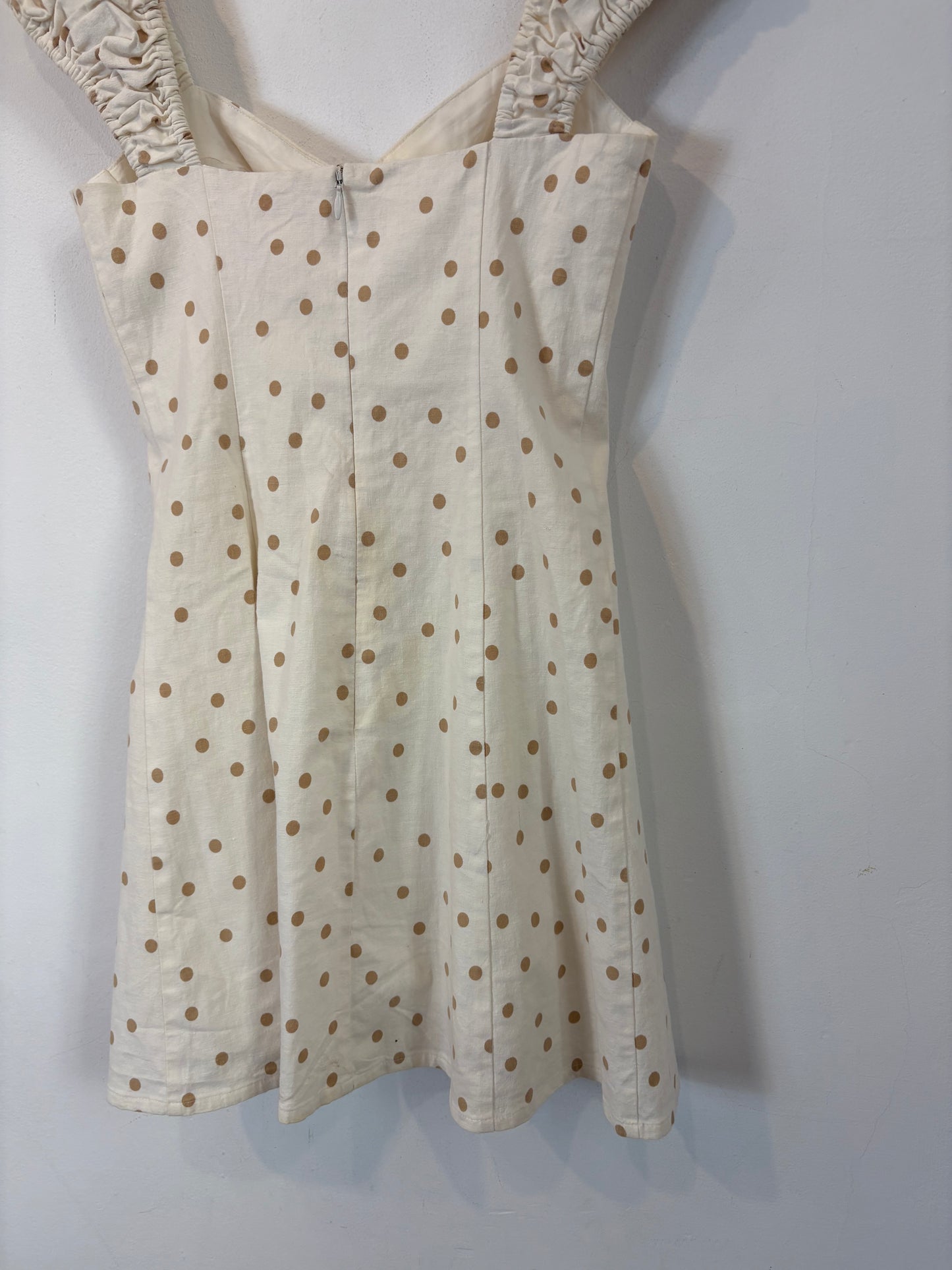 LPA. Vestido corto entallado lunares