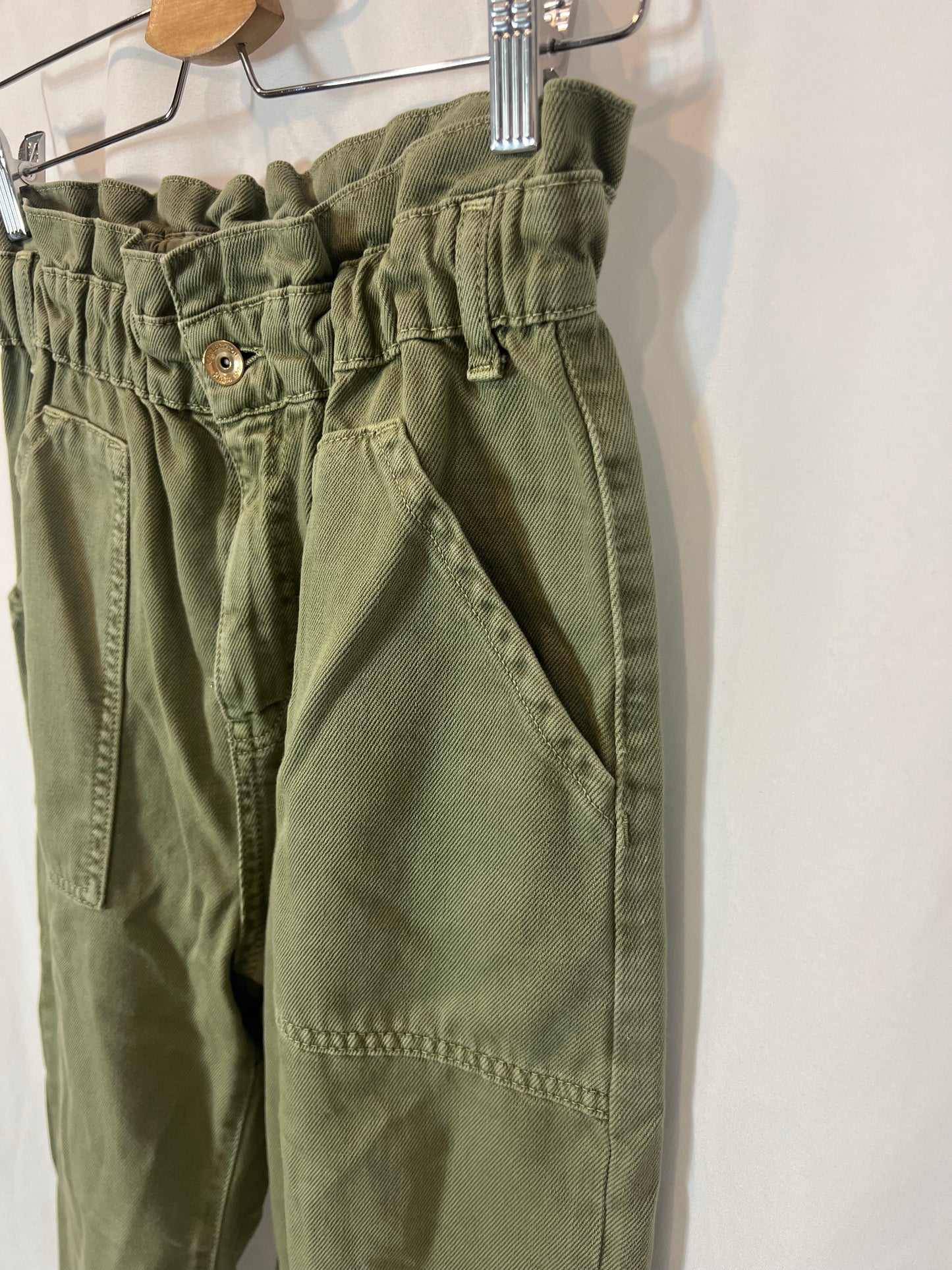 ZARA. Denim verde bolsillos. T 36