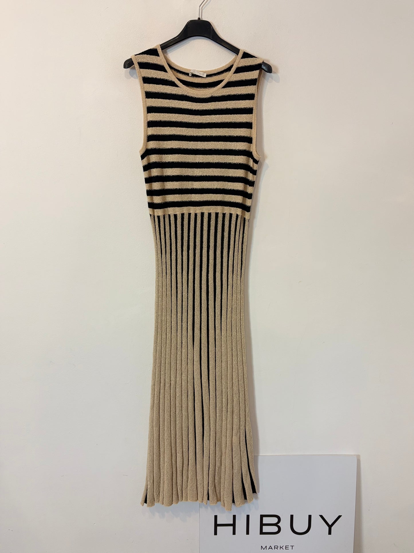 ZARA. Vestido largo textura rayas