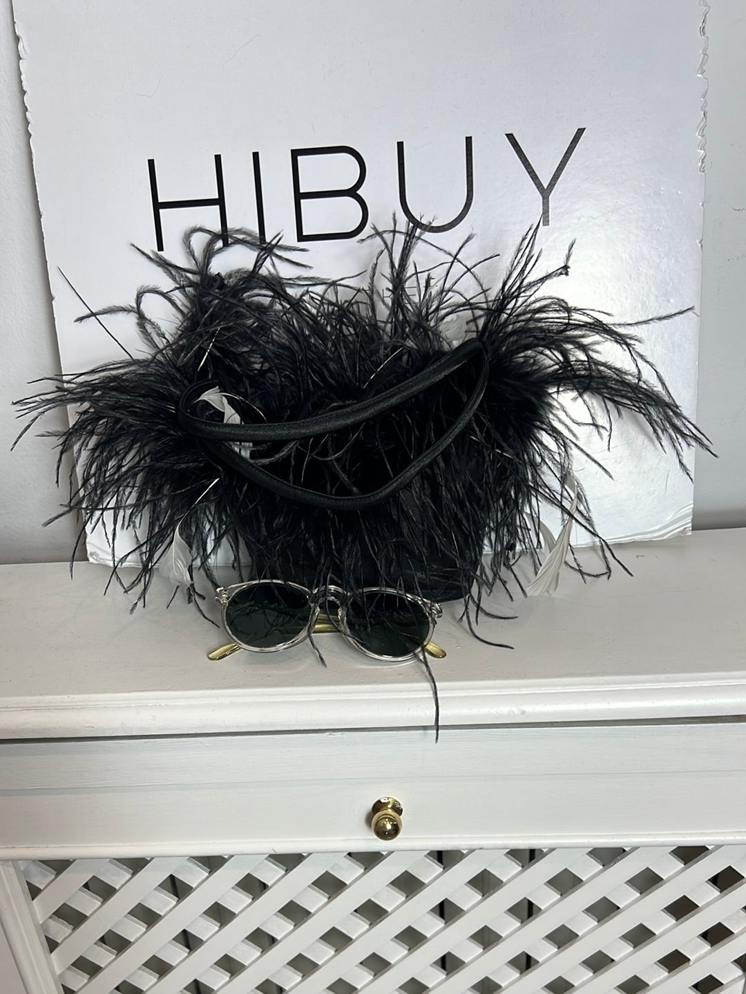 OTRAS. Bolso mini negro plumas