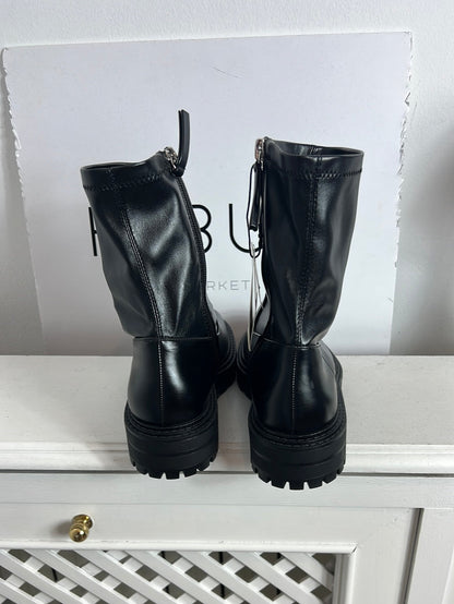 ZARA. Botones negro plataforma . T38