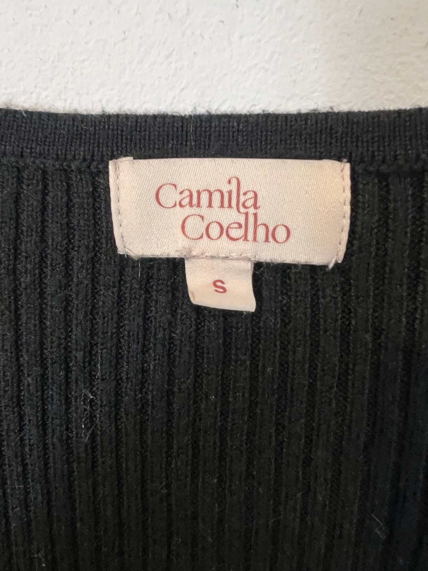 CAMILA COELHO. Top negro canalé T.s