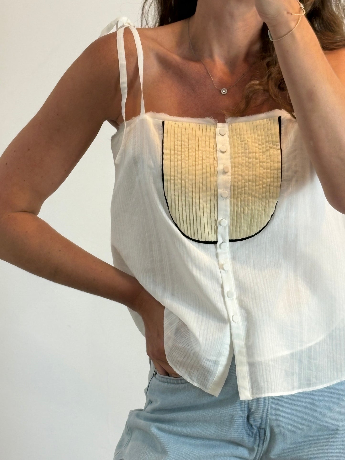 ZARA. Top blanco detalle escote. T XL