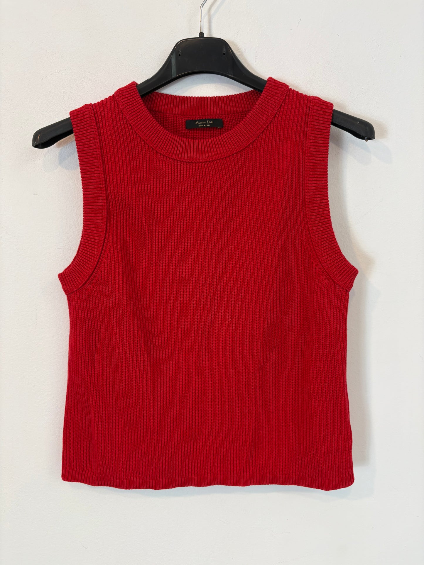 MASSIMO DUTTI. Top  canalé rojo. T S