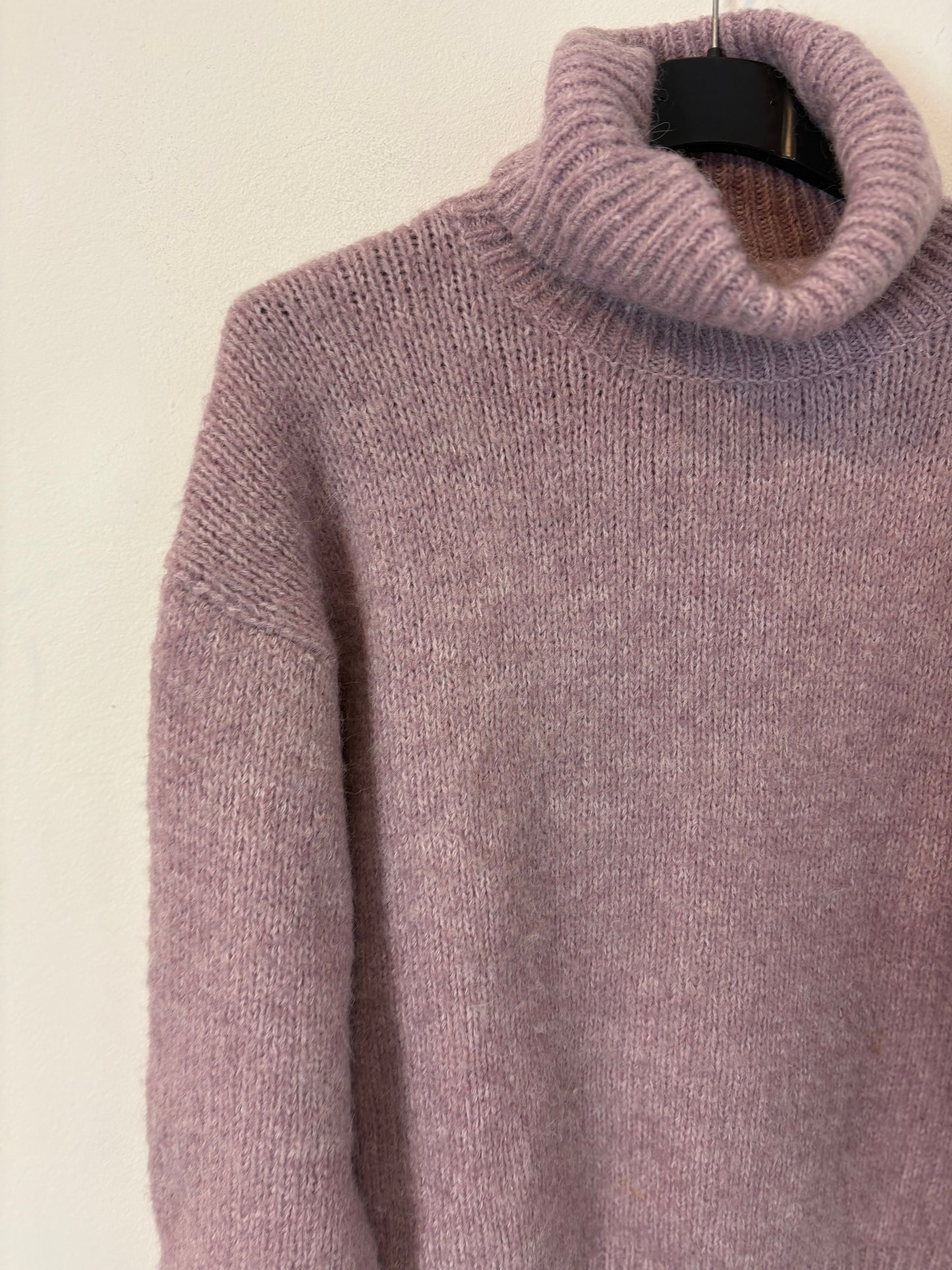 ZARA. Mauve wool sweater. TS