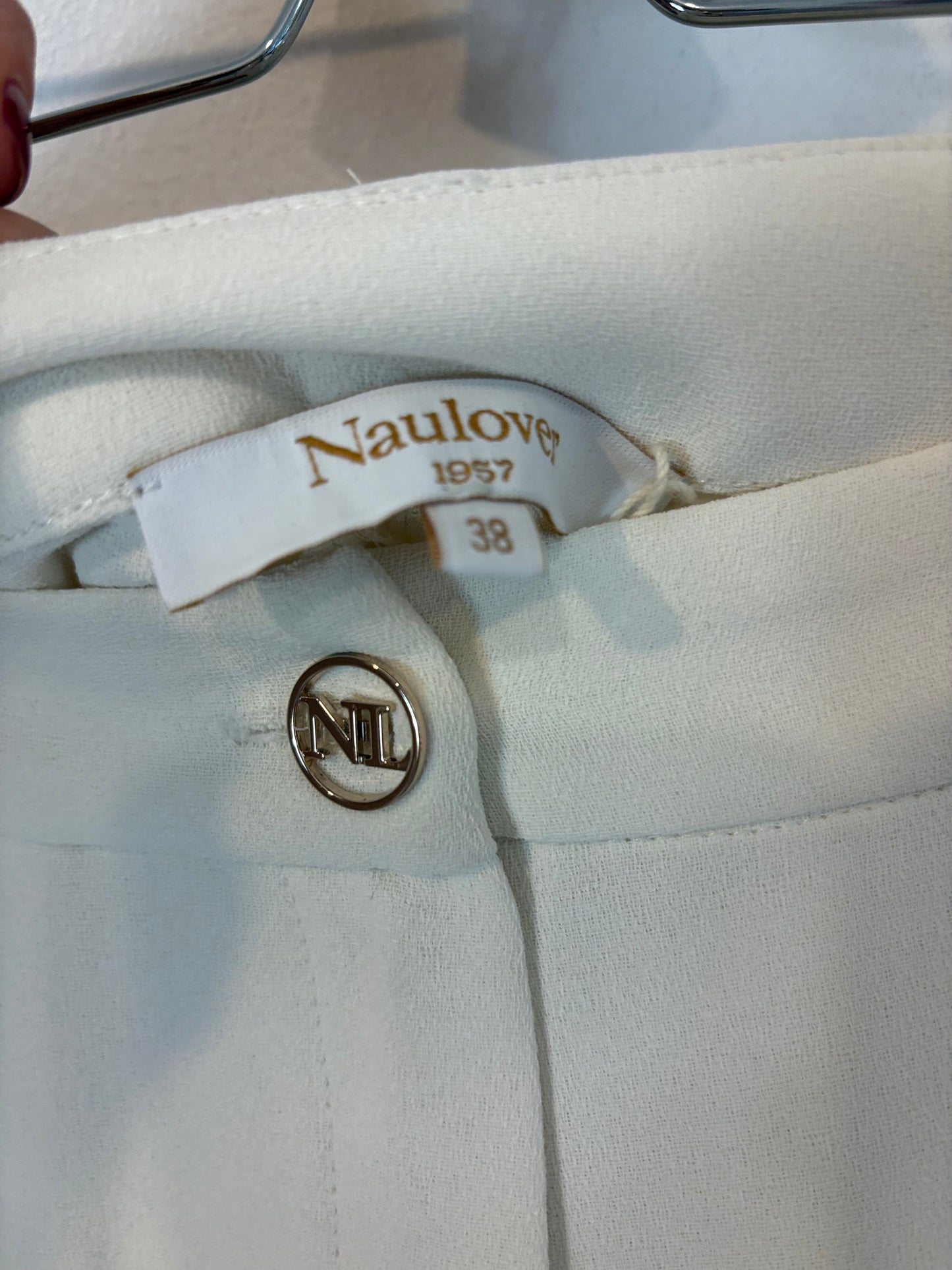 NAULOVER. Conjunto blanco roto fluido