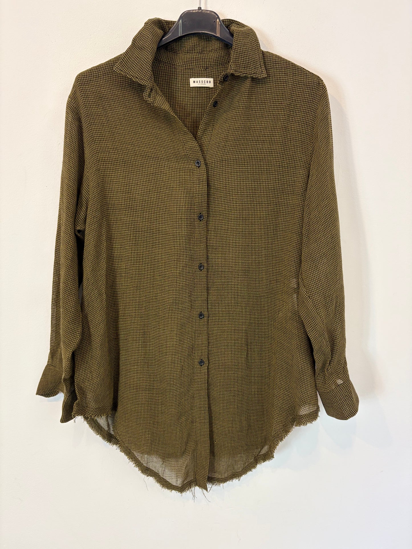 MASSCOB. Blusa verde caqui mezcla.