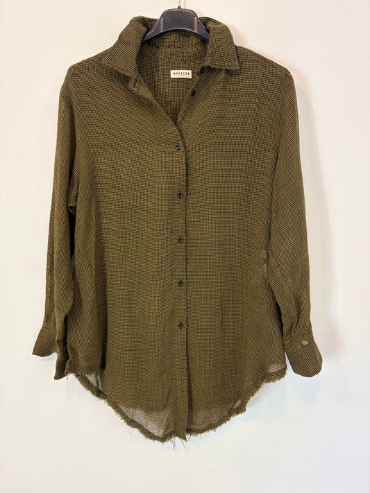 MASSCOB. Blusa verde caqui mezcla.