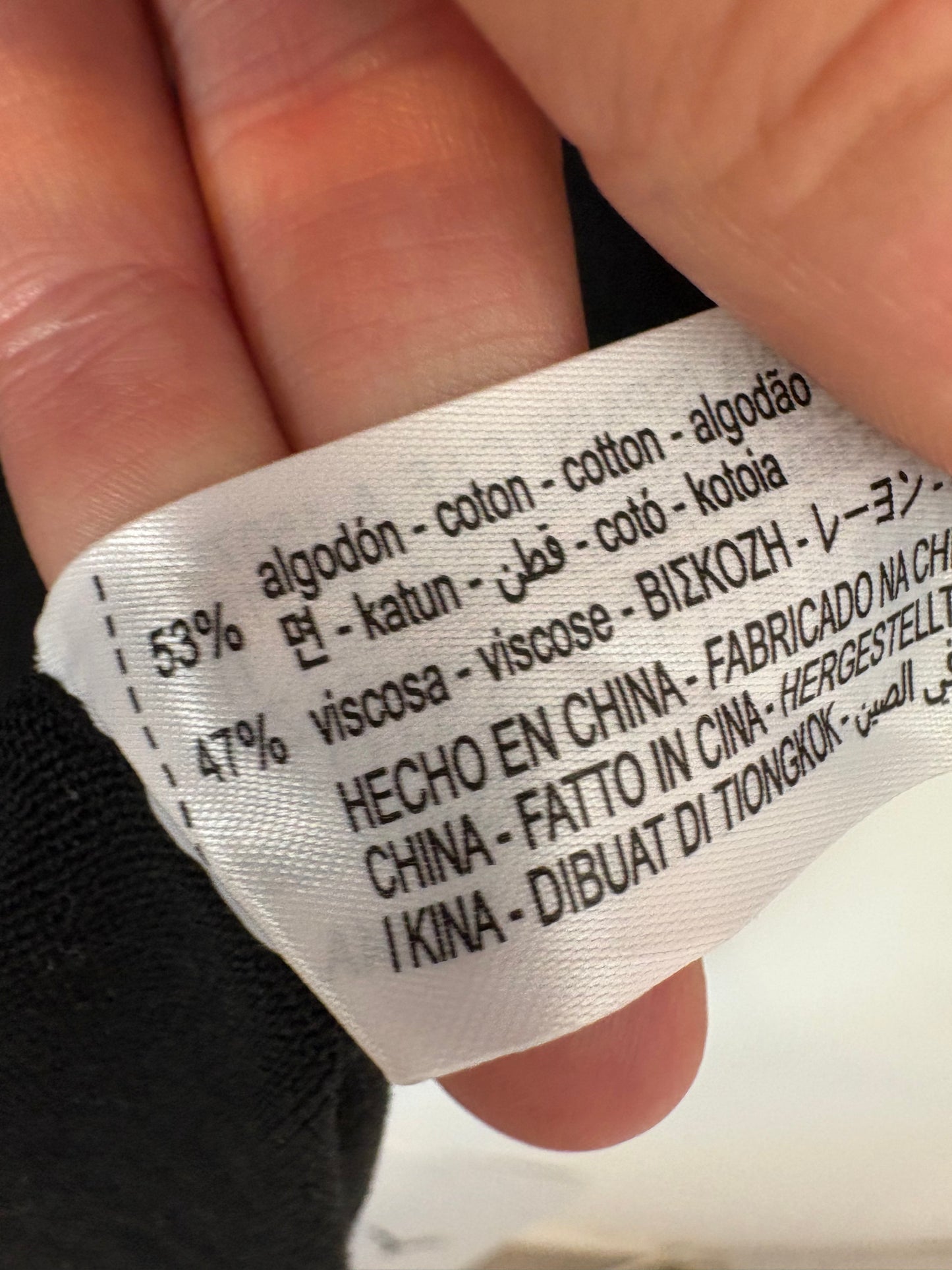 AMEÉ. Sleeveless fringed sweater S.(s)