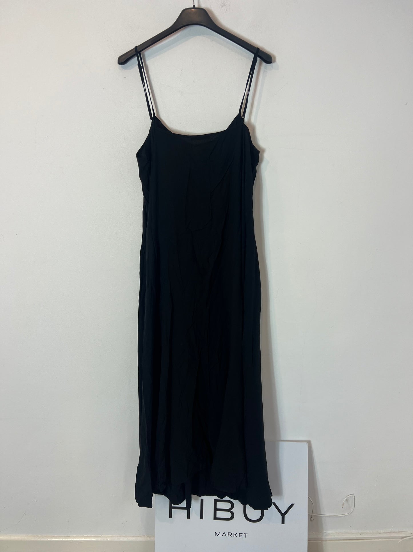 PARFOIS. Long black dress with straps. TM/L