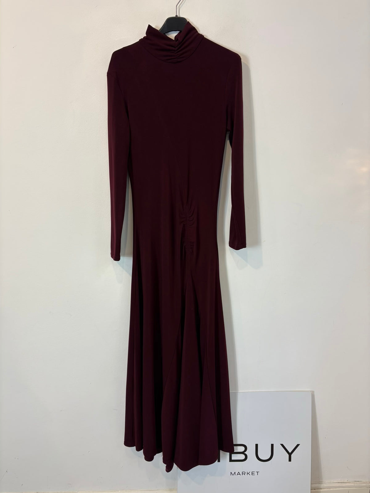 ELISA CORTÉS. Vestido largo punto elástico burdeos