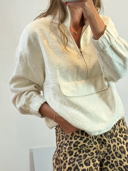 BA&SH. Chaqueta color crudo textura  bolsillos