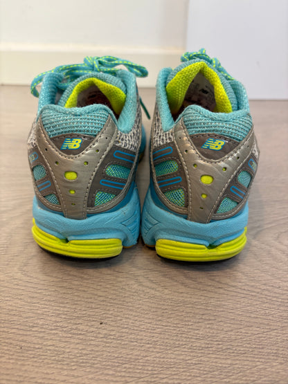 NEW BALANCE. Zapatillas running 780V3. T 38