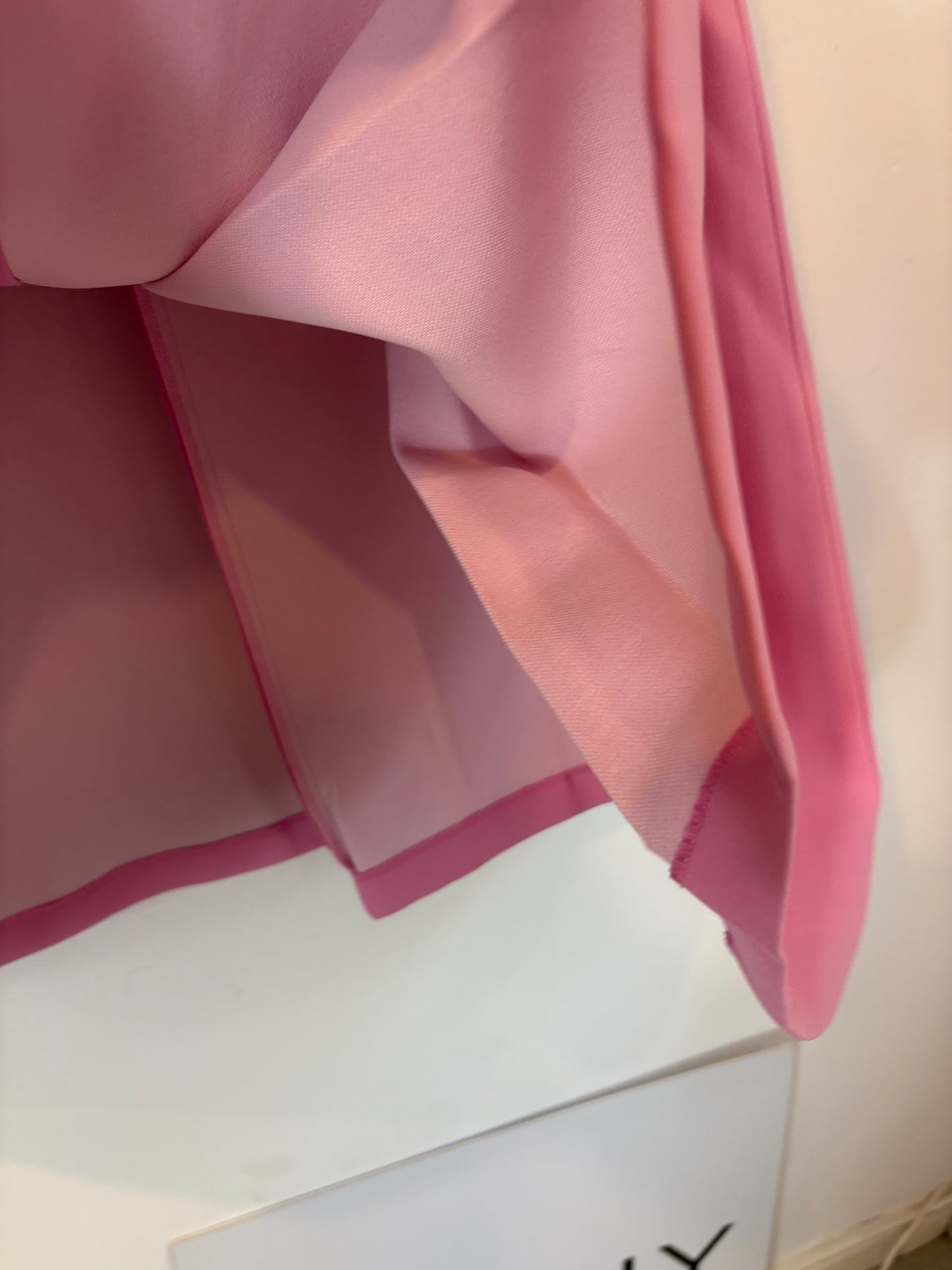 ZARA. Falda midi tablas con bolsillos