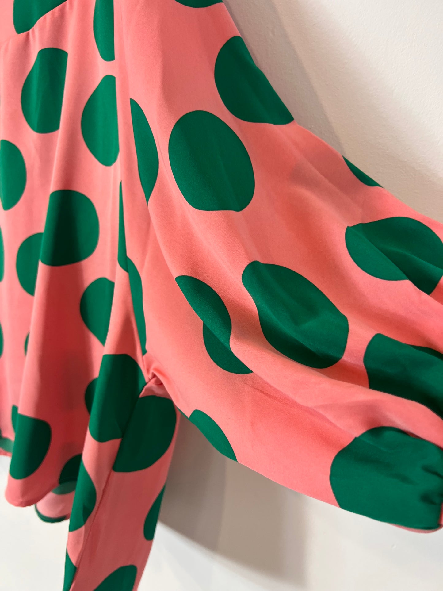 SMILE. Pink polka dot Ts blouse