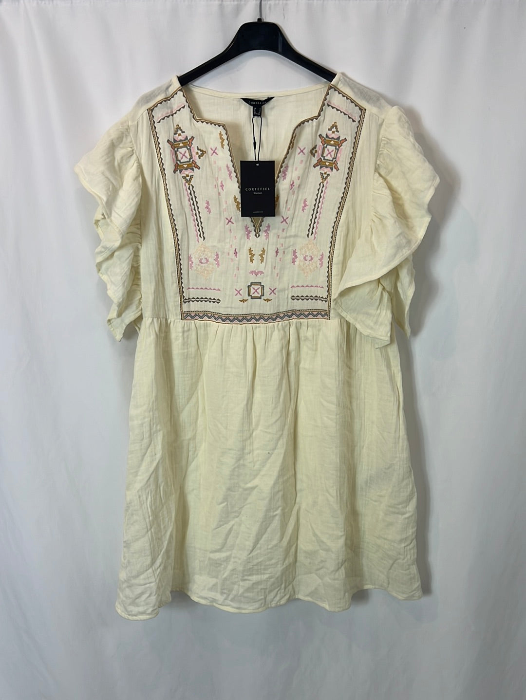 CORTEFIEL. Vestido beige corto bordado T.s