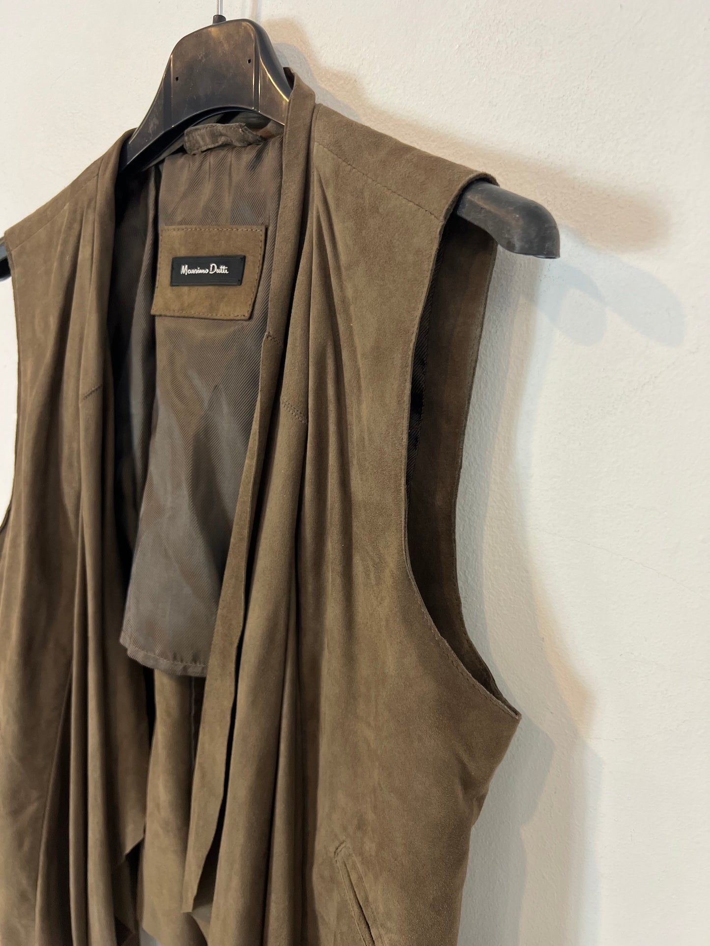 MASSIMO DUTTI. Chaleco piel fluido caqui. T S/M