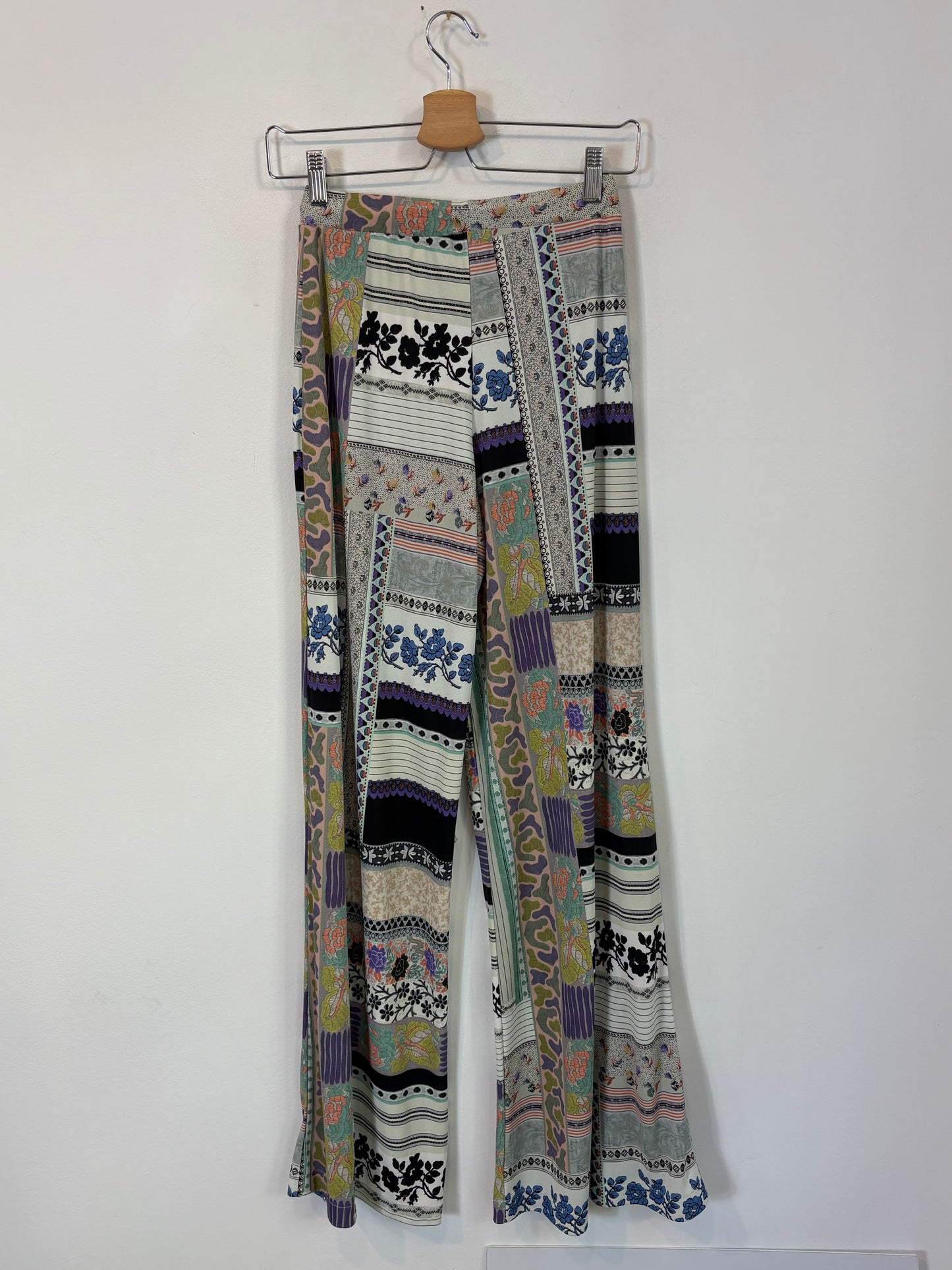 ETRO. Pantalón fluido estampado. T 36