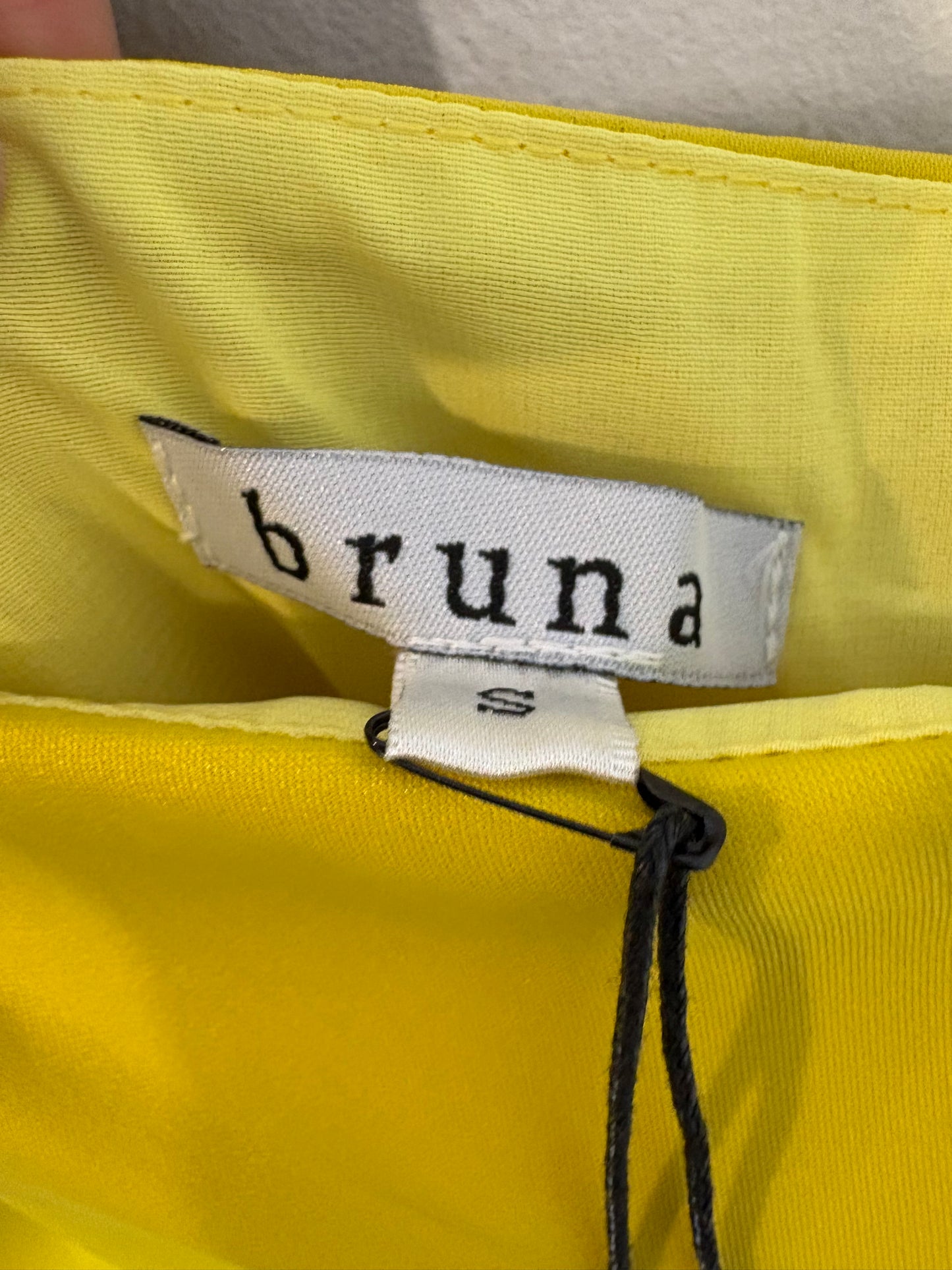 BRUNA. Vestido midi pistacho