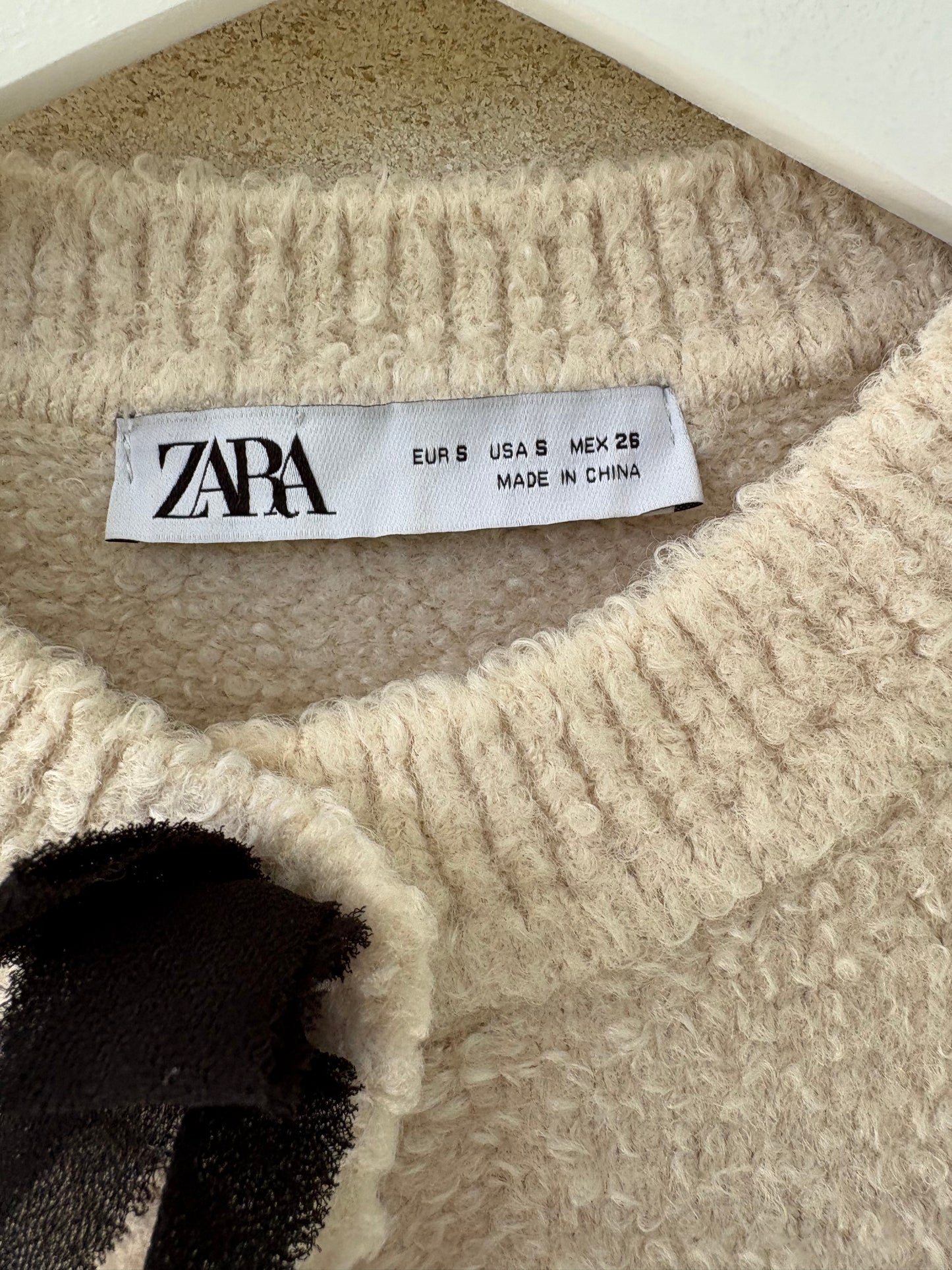 ZARA. Chaqueta punto lazos. T S