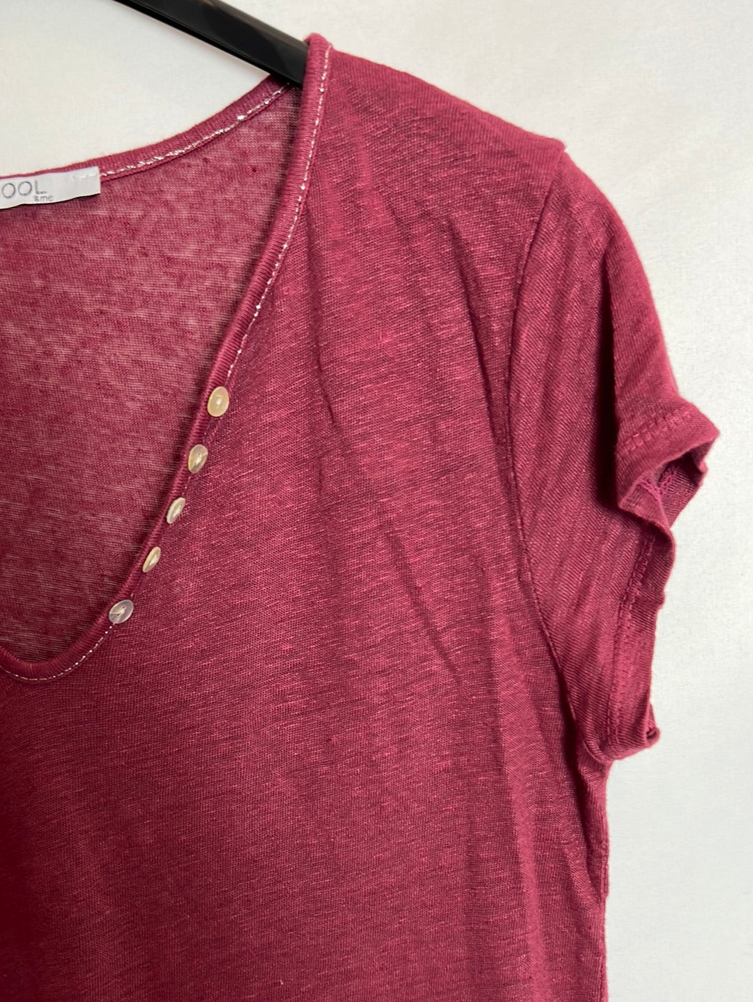 COOL &amp;ME burgundy t-shirt details Your(s)