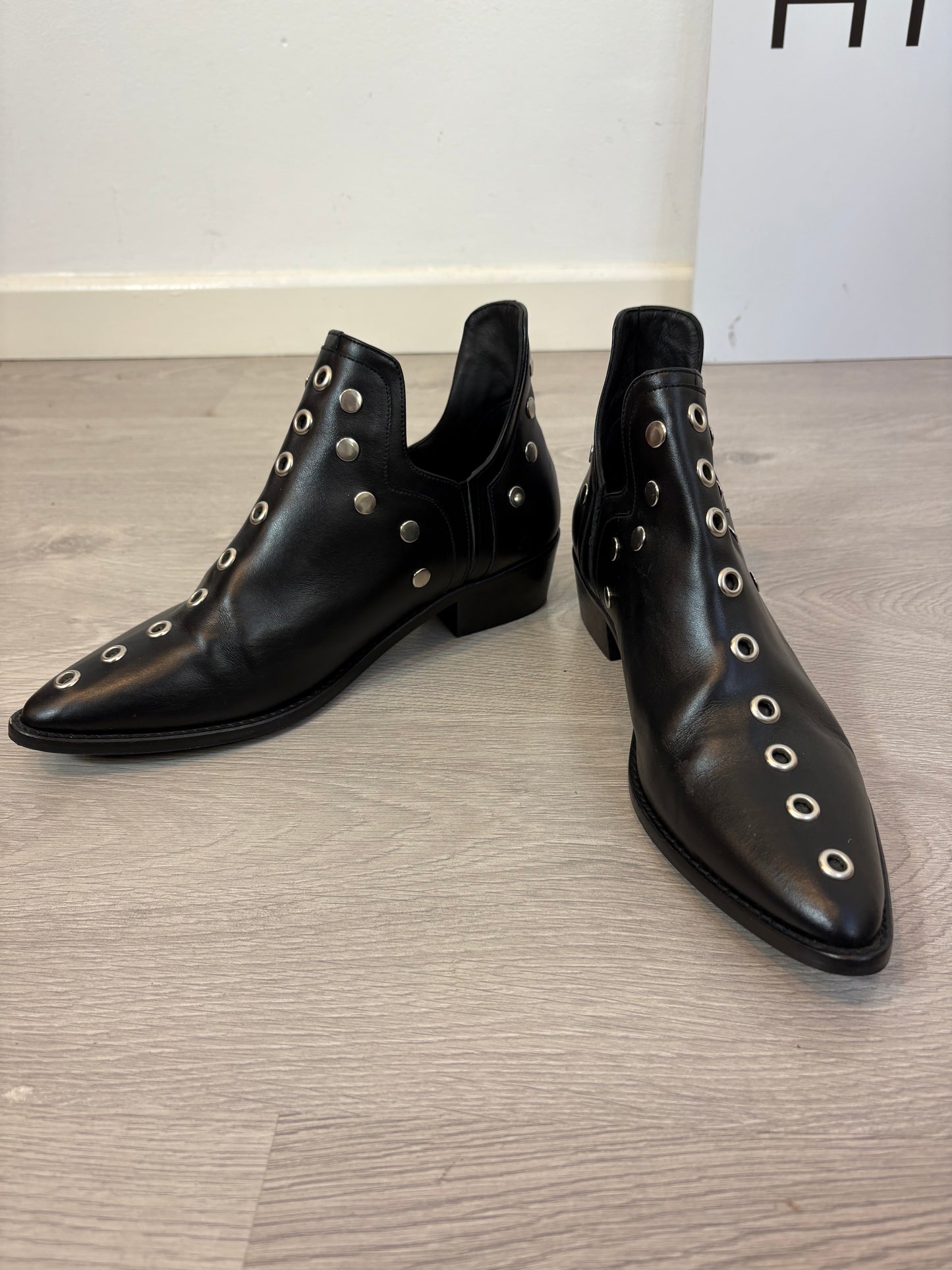 MICUIR. Punky boots negras tachas