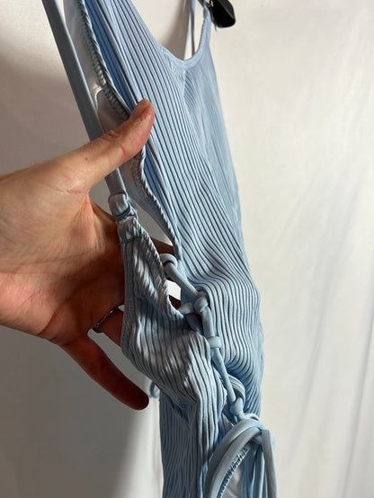 PINK. Bañador azul claro aperturas. T M