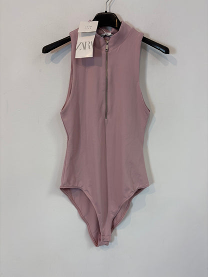 ZARA. Body elástico color malva. T M